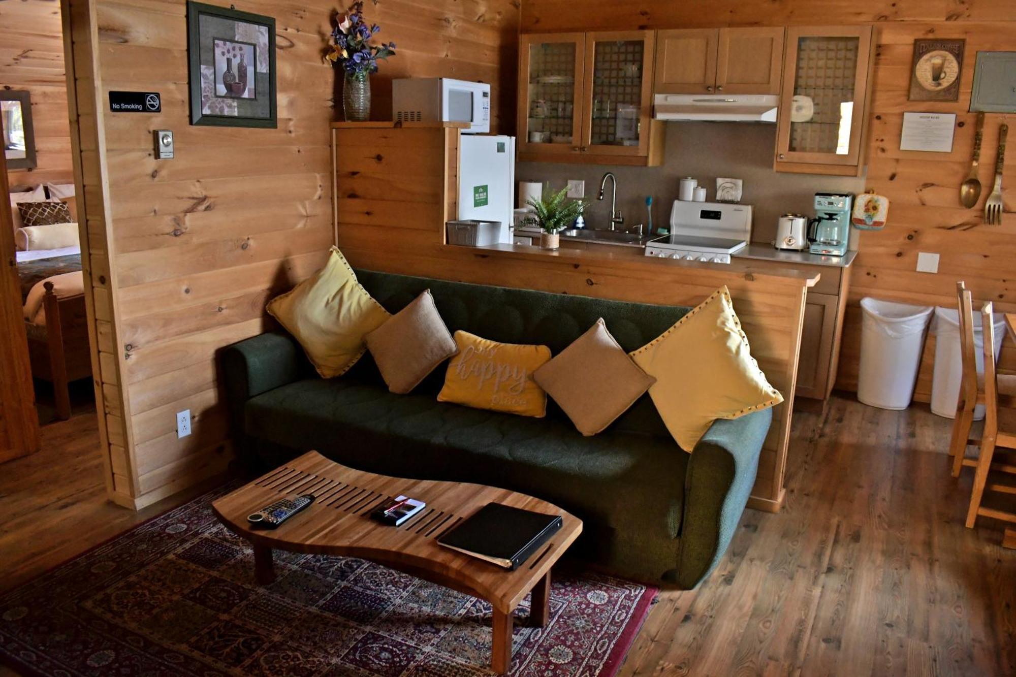 Motel Long Lake And Cottages 外观 照片