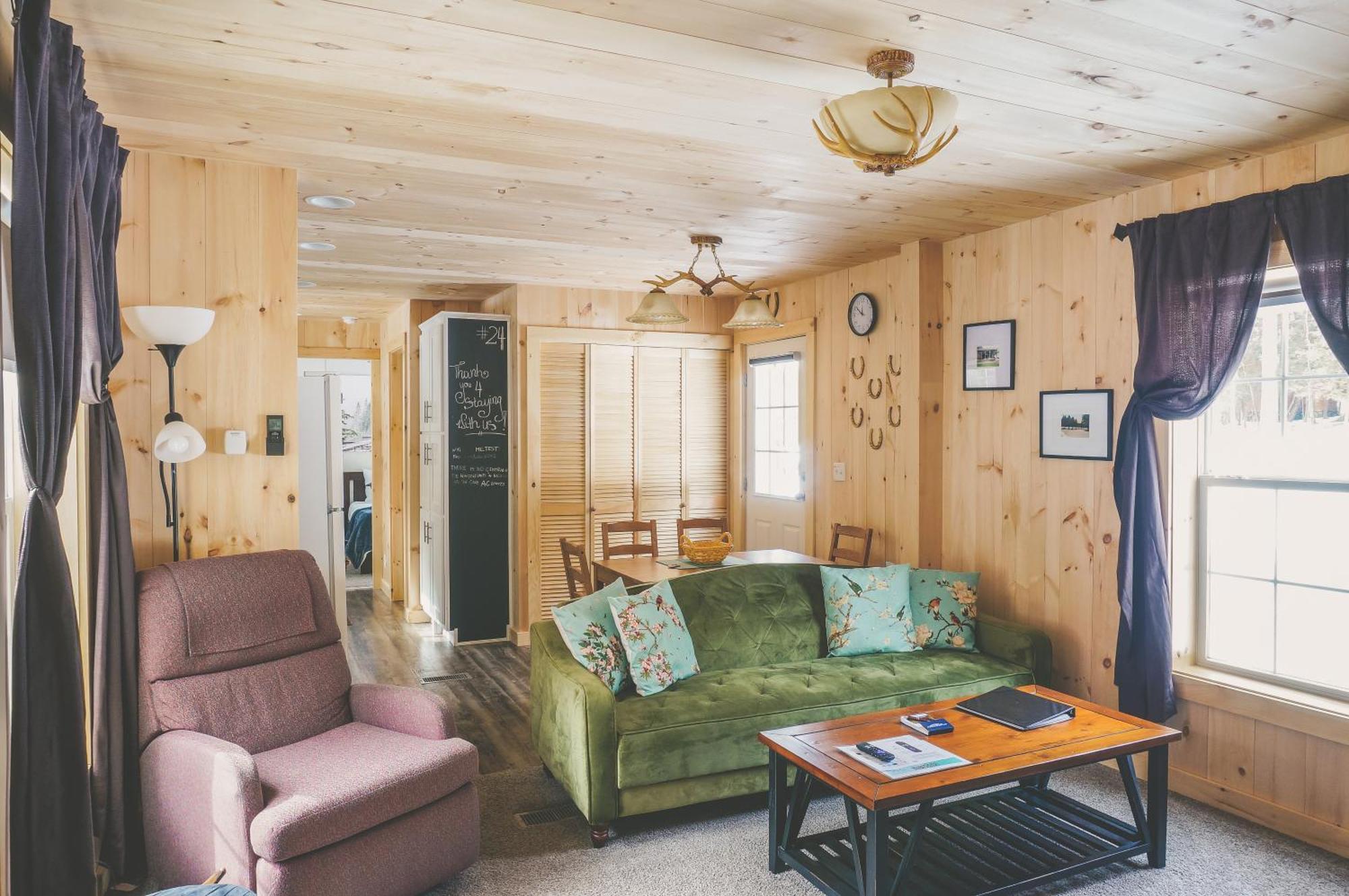 Motel Long Lake And Cottages 外观 照片