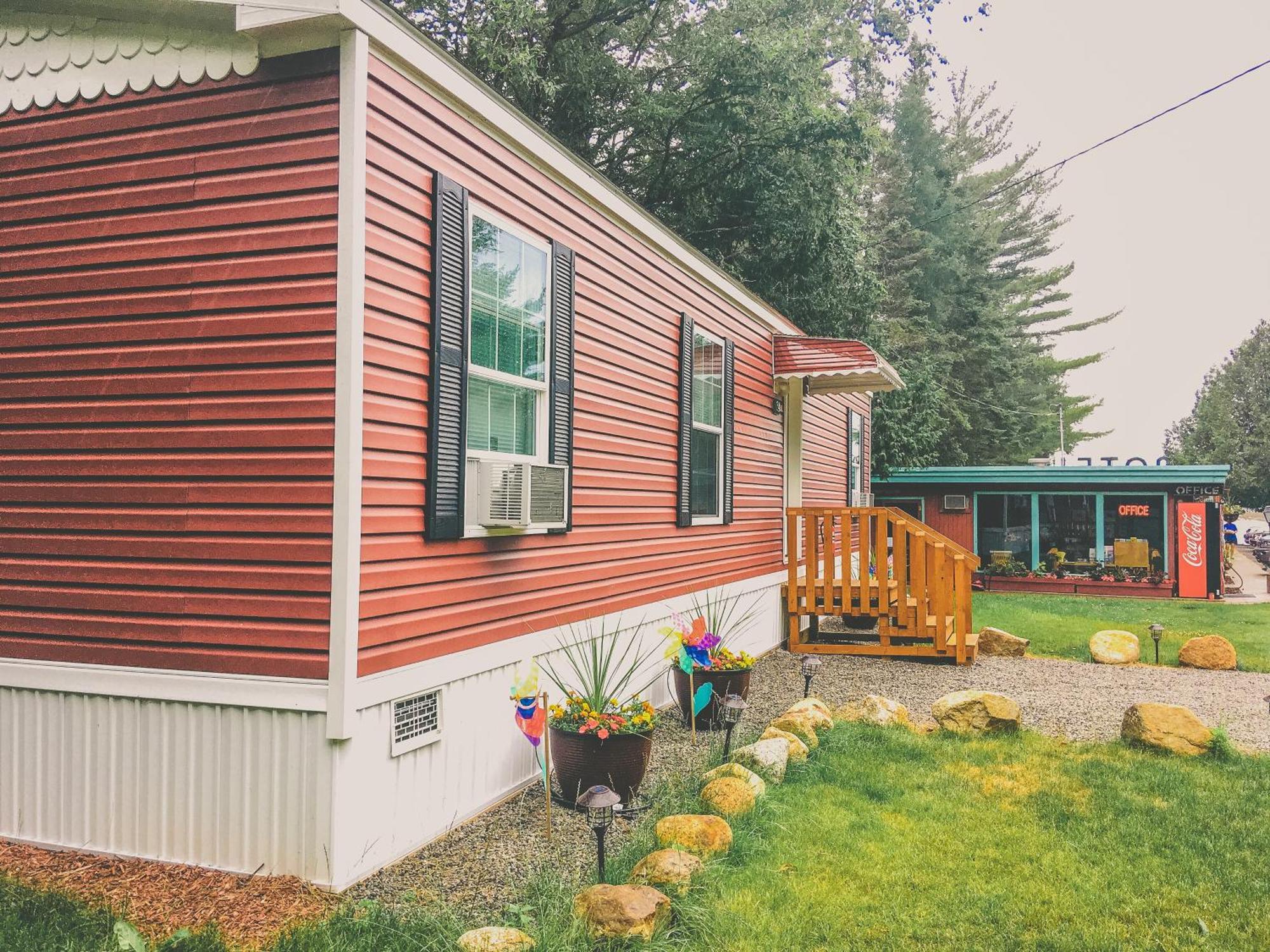 Motel Long Lake And Cottages 外观 照片
